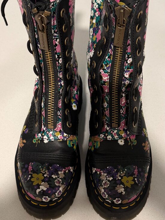Dr. Martens Shoes - 🌸 Dr. Martens Sinclair Hi Floral Platform Boots – Size 8 🌸